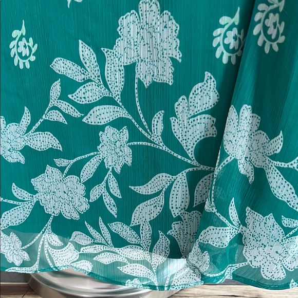 LC Lauren Conrad Flutter Sleeve Ruffled Blouse - Picture 5 of 7